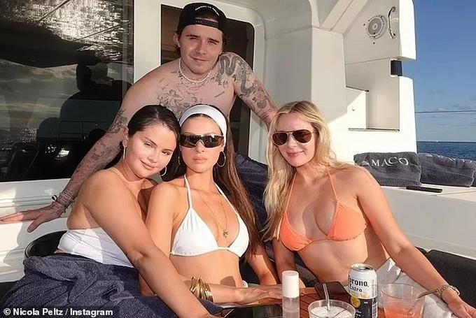 Lý do Selena Gomez hay bám càng vợ chồng Brooklyn Beckham-3
