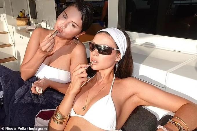 Lý do Selena Gomez hay bám càng vợ chồng Brooklyn Beckham-4