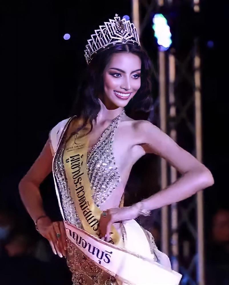 Thí sinh Miss Grand Thái đu cây, bôi mặt, uống mắm để giành suất intop-8