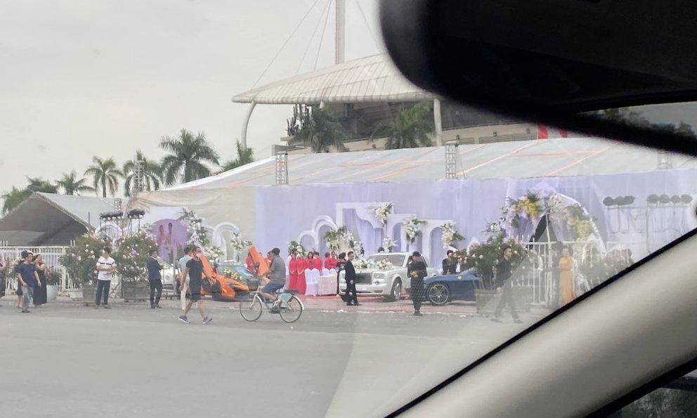 Học theo Barcelona, sân Mỹ Đình tổ chức siêu đám cưới ấn tượng-3