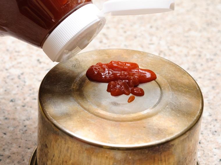 Bất ngờ khi biết tương cà có thể làm sạch 5 vật dụng quen thuộc-3