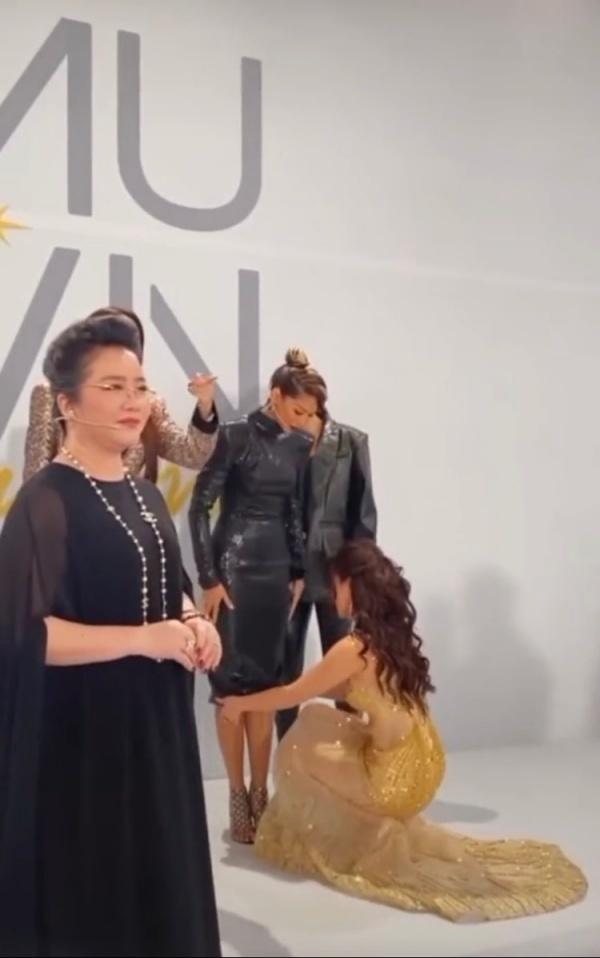 Ngọc Châu được Vũ Thu Phương cúi người chỉnh váy-6