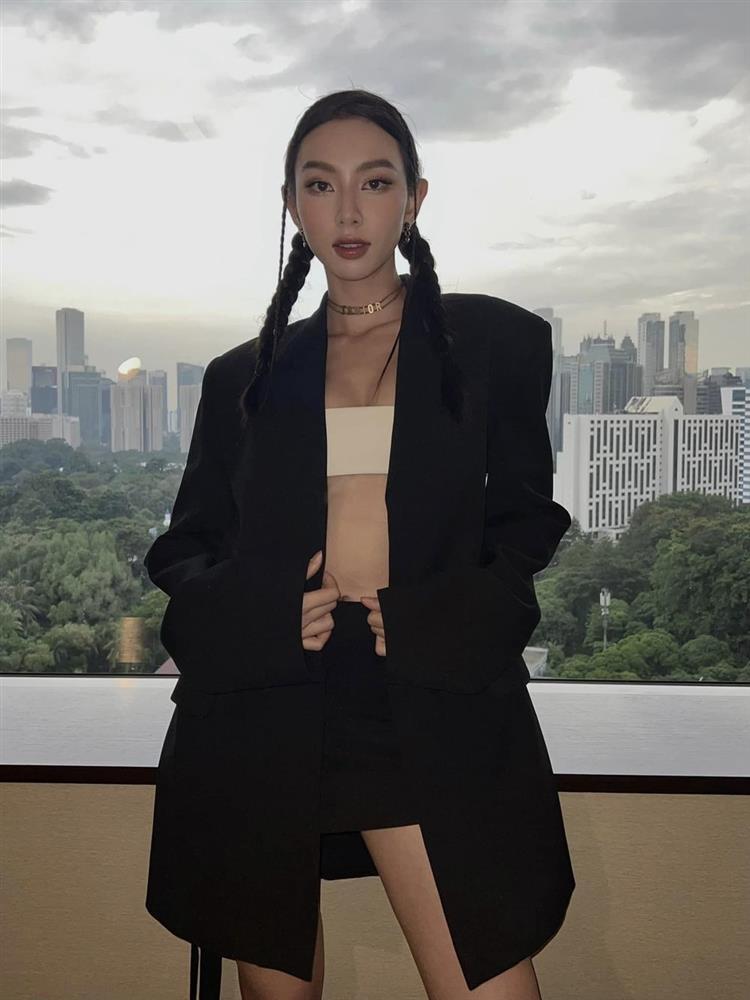 Thùy Tiên chơi mốt visible underwear mà không phản cảm-3