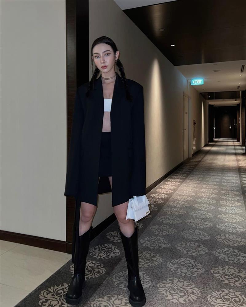 Thùy Tiên chơi mốt visible underwear mà không phản cảm-4