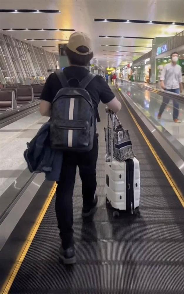 Vợ chồng Bà Nhân Vlog mệt mỏi, lặng lẽ về Nhật sau scandal-4