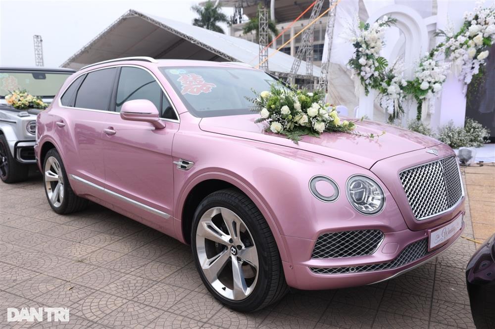 Dàn xe dâu hơn 200 tỷ đồng trong siêu đám cưới của cơ phó Hà Nội-7