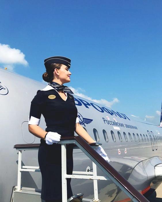 Tiếp viên hàng không thường kiếm thêm tiền bằng cách nào?-2