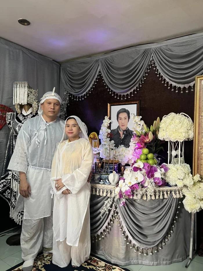 Bị chê trách vì mỉm cười khi chụp bên di ảnh nghệ sĩ Vũ Linh, Bình Tinh nói gì?-2