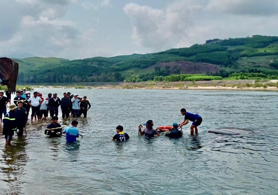 Tìm thấy thi thể người đàn ông cùng xe bán tải dưới sông sau 3 tháng mất tích-1