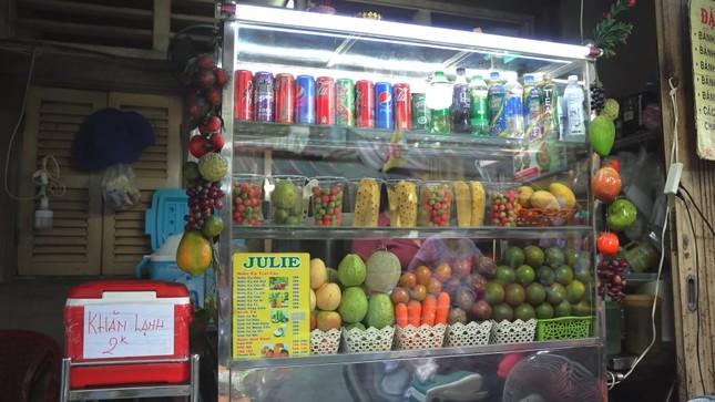 Du khách Mỹ mách loạt món ngon dưới 1 USD ở khu chợ nổi tiếng TP.HCM-4