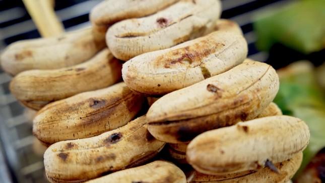 Du khách Mỹ mách loạt món ngon dưới 1 USD ở khu chợ nổi tiếng TP.HCM-7