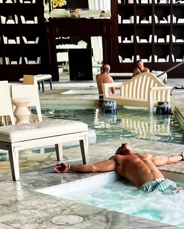 Người mẫu ngã tử vong vì mải chụp ảnh selfie-3