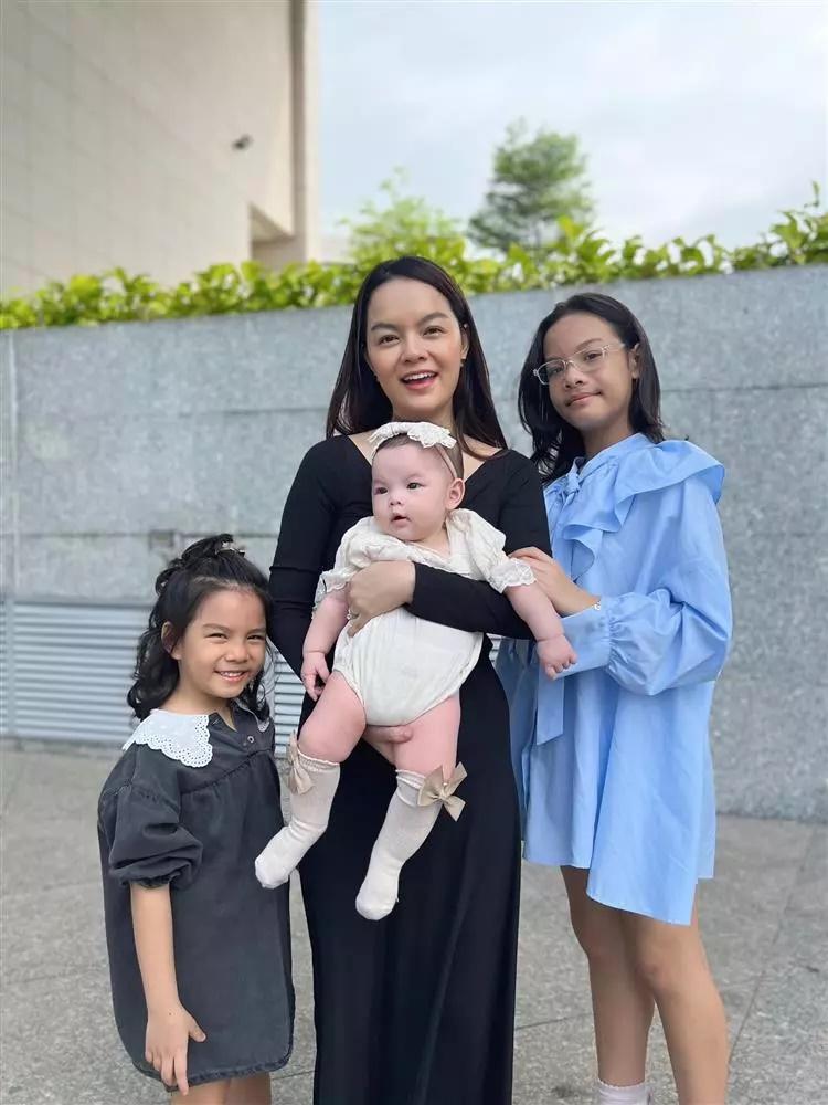 Con gái Phạm Quỳnh Anh tròn 8 tháng, mẹ mô tả cực hài-7