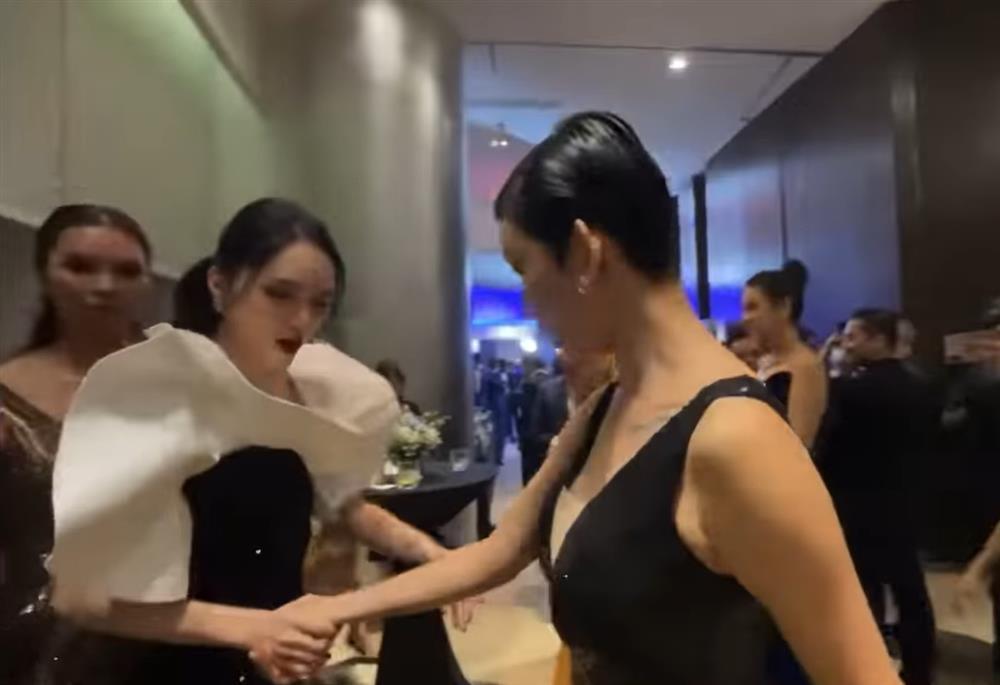 Xuân Lan - Hà Anh lạnh như băng khi chụp ảnh chung-1