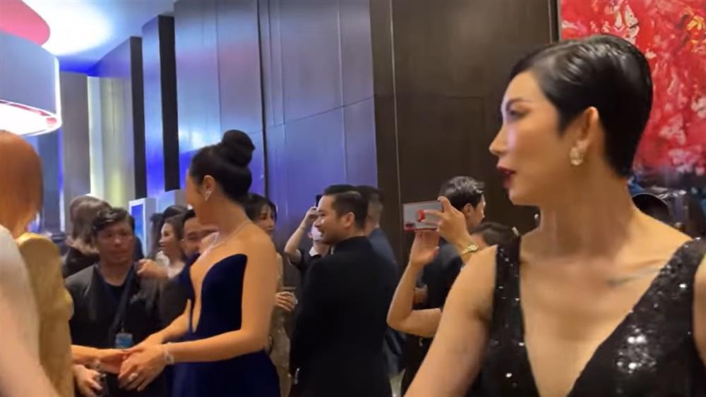 Xuân Lan - Hà Anh lạnh như băng khi chụp ảnh chung-2