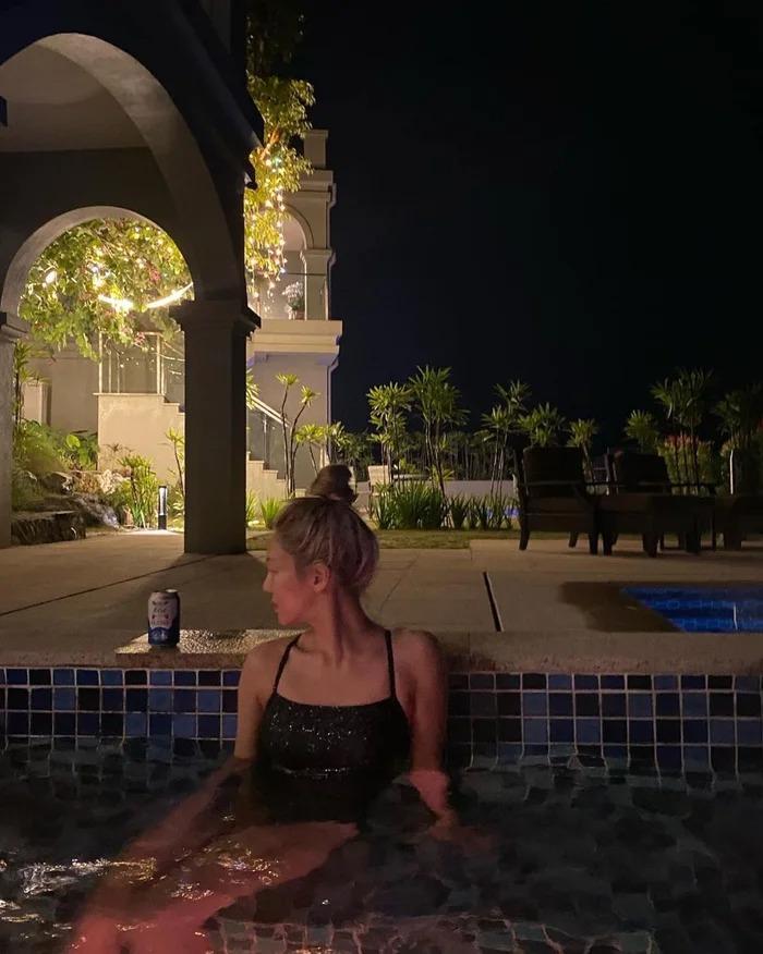 Cỗ máy nhảy SNSD Hyoyeon bất ngờ khoe ảnh nghỉ dưỡng ở Việt Nam-1