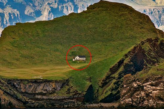 Chủ nhân bí ẩn của ngôi nhà cô đơn nhất thế giới