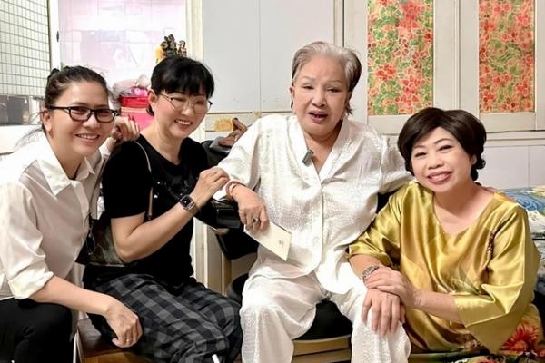 Trước những tin đồn, nghệ sĩ Hồng Nga giờ ra sao?-6