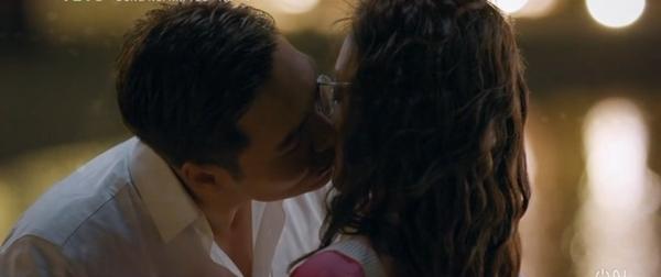 Chuyện tình cảm chẳng đâu vào đâu của các cặp nam nữ chính phim Việt-3