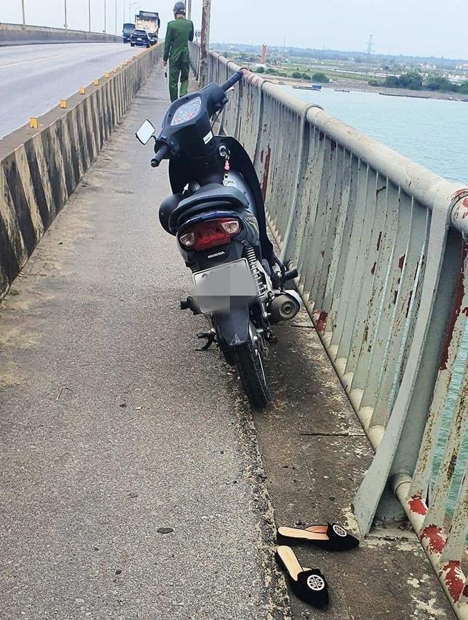 Lên cầu để lại thư tuyệt mệnh hẹn vợ kiếp sau, xong về nhà đi ngủ-3