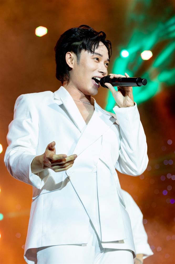 Biểu cảm tình thương mến thương của MONO khi hát cùng Trúc Nhân-7