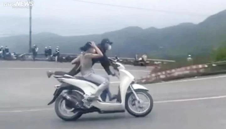 Danh tính cặp nam nữ đi SH làm xiếc trên đèo Hải Vân-1