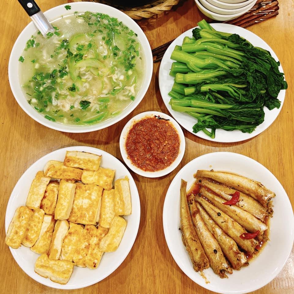 9x trổ tài nấu mâm cơm gia đình, nhìn thôi cũng đã con mắt-5