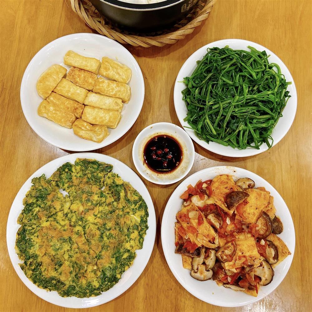 9x trổ tài nấu mâm cơm gia đình, nhìn thôi cũng đã con mắt-10