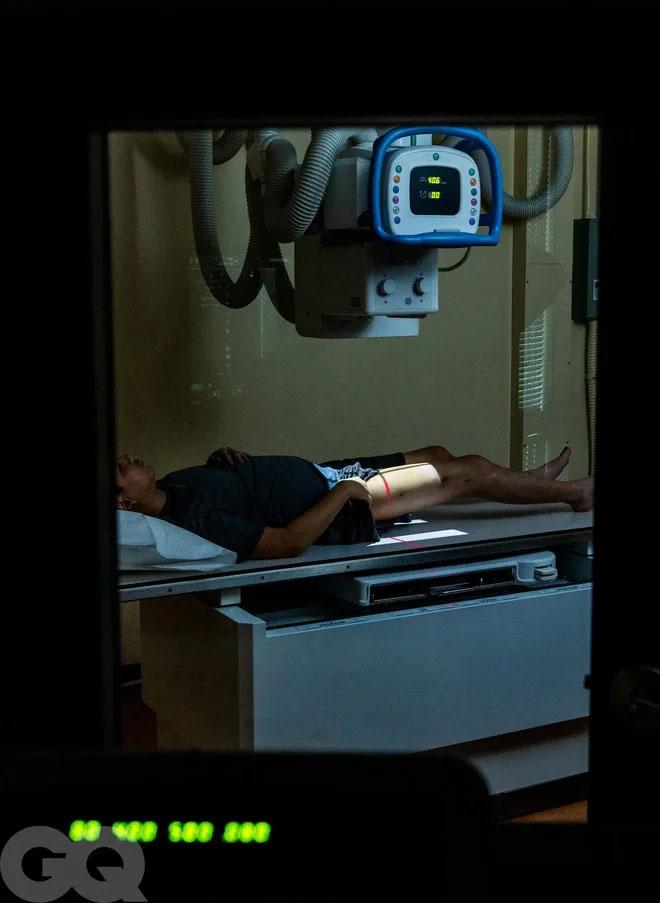 Ảnh kéo chân giờ mới công khai của Khoa Pug gây sốt-3