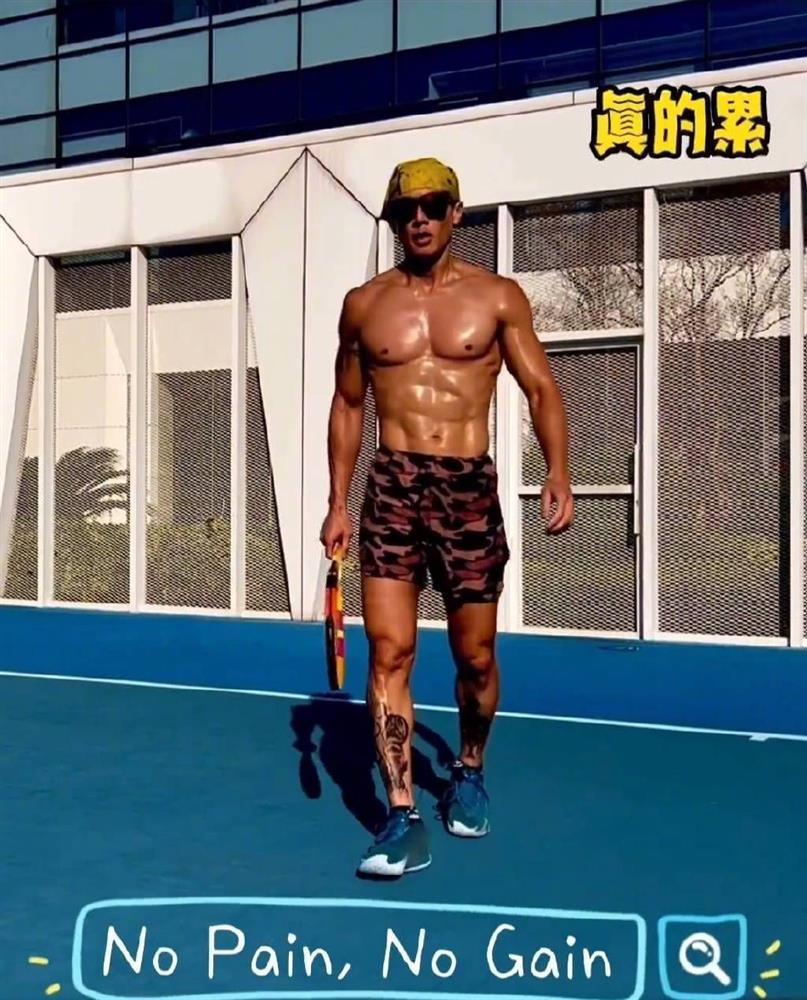 Body Ngô Tôn tuổi 43 vẫn quyến rũ, chuẩn như siêu mẫu-3