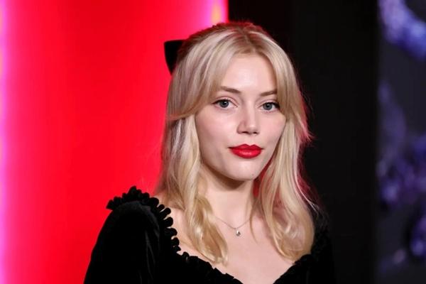 Nữ diễn viên từ bỏ sự nghiệp diễn xuất vì bị gạ tình-1