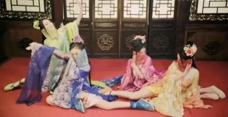 Khán giả bức xúc với cảnh nóng câu view tràn ngập phim Trung Quốc-3