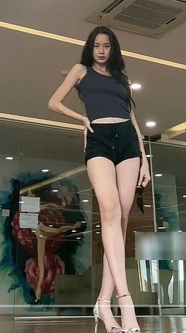 Cận cảnh đôi chân siêu thực của Hoa hậu cao chạm trần Bảo Ngọc-3