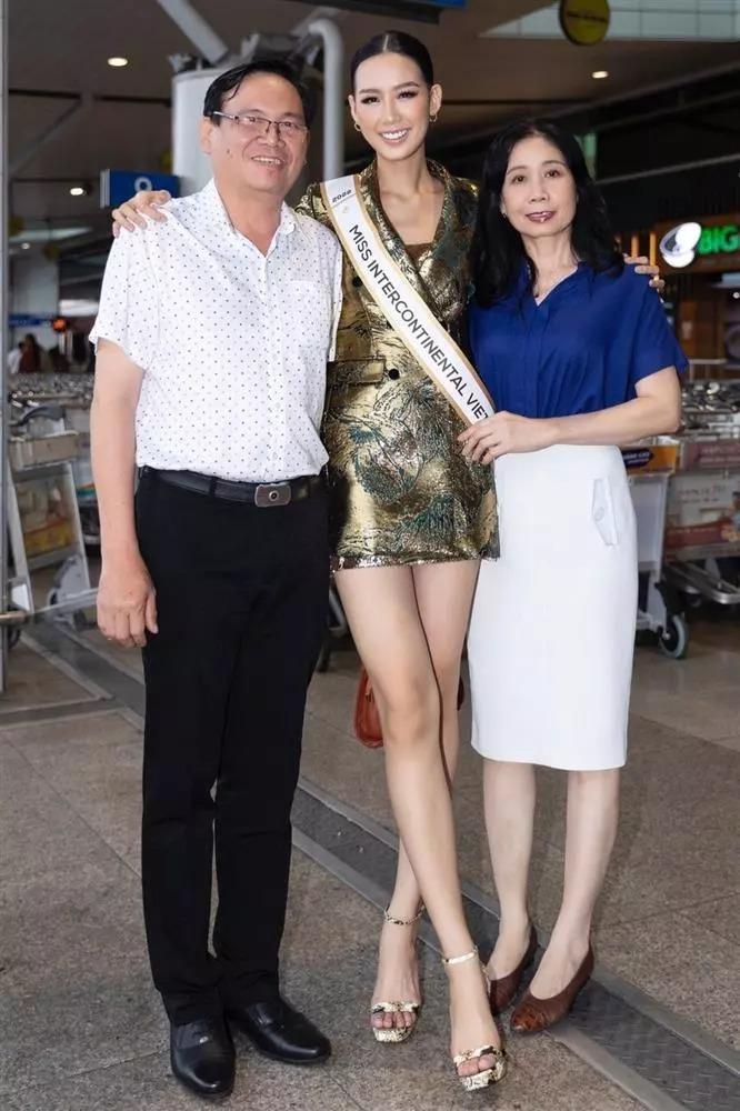 Cận cảnh đôi chân siêu thực của Hoa hậu cao chạm trần Bảo Ngọc-7