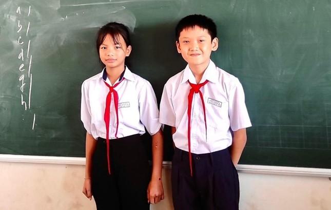 Nhặt được tài sản khủng, hai học sinh lớp 5 ở Đồng Nai trả lại người đánh rơi-1