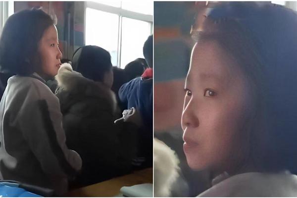 Bé gái bật khóc vì bố mẹ ly hôn không ai đến họp phụ huynh-1