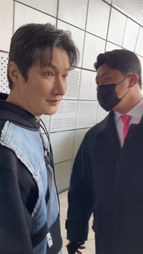 Thầy giáo phản diện The Glory qua cam thường khiến nhiều người không nhận ra-3