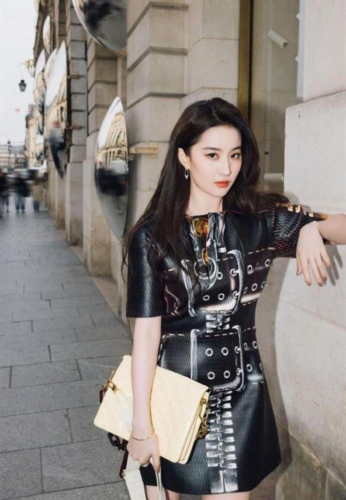 Phạm Băng Băng, Lưu Diệc Phi, Thái Từ Khôn chiếm sóng Tuần lễ thời trang-3