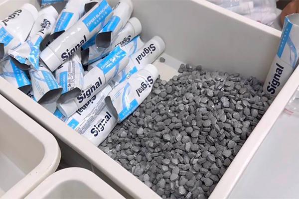 Dù được trả tự do, 4 nữ tiếp viên sẽ không được bay-1