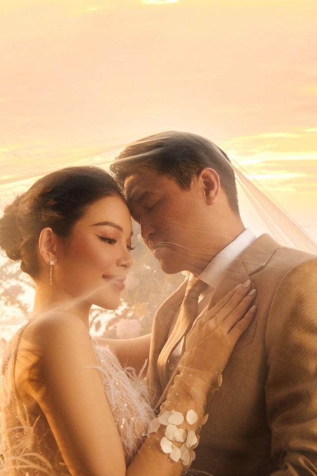 Điểm chung đặc biệt trong ảnh cưới của các nàng dâu hào môn showbiz Việt-1