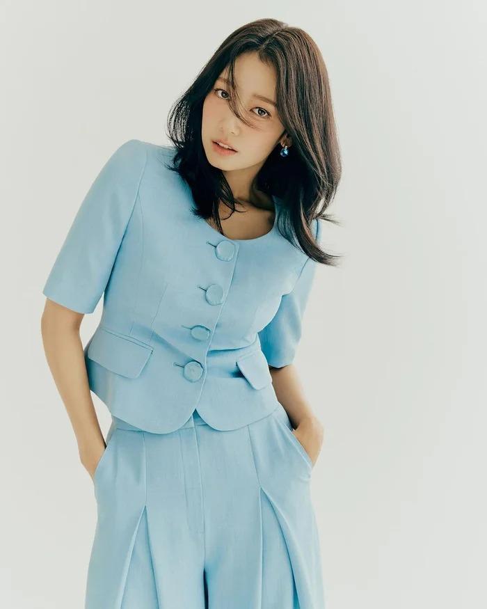 Park Shin Hye khoe sắc vóc đẹp ngỡ ngàng hậu sinh con-10