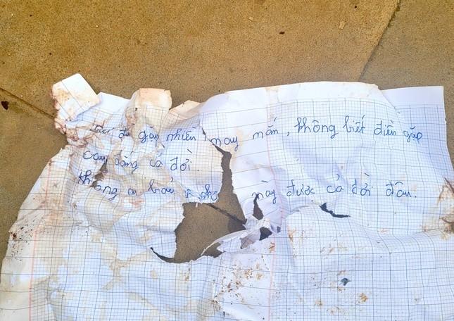 Một nhà báo bị đe dọa, khủng bố bằng đầu chó kẹp tối hậu thư-3