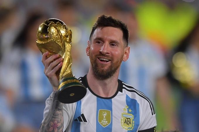 Nhận được sự tôn vinh đặc biệt, Messi nói lời cảm động-2