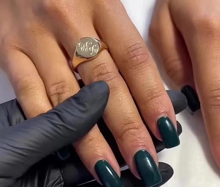 Zendaya đeo nhẫn đặc biệt, sắp về chung nhà với Tom Holland?-1