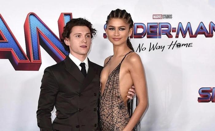 Zendaya đeo nhẫn đặc biệt, sắp về chung nhà với Tom Holland?-2