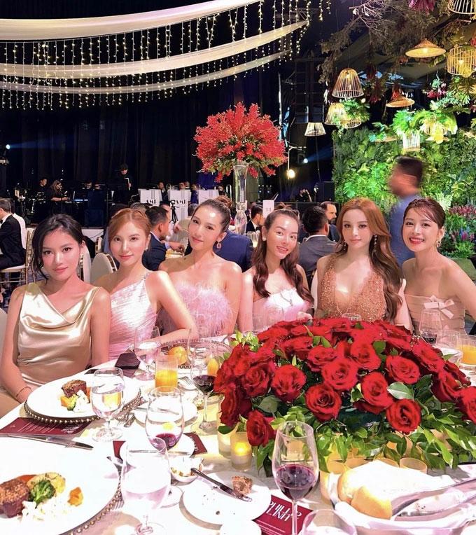 Lễ cưới xa hoa của Linh Rin: Chi 2 tỷ tặng quà cho khách dự-2