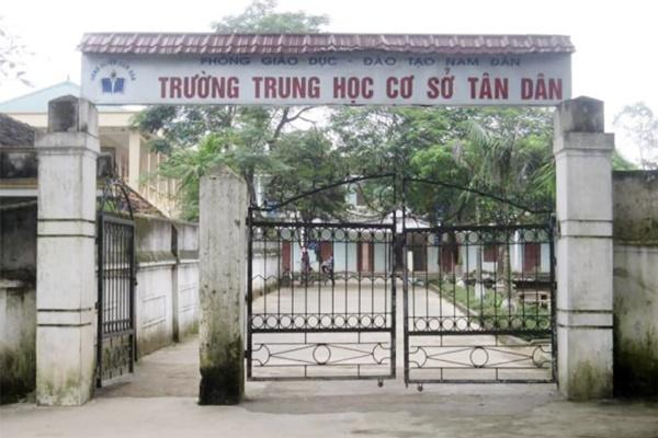 Tố cáo thầy giáo quan hệ tình dục với học sinh lớp 9-1