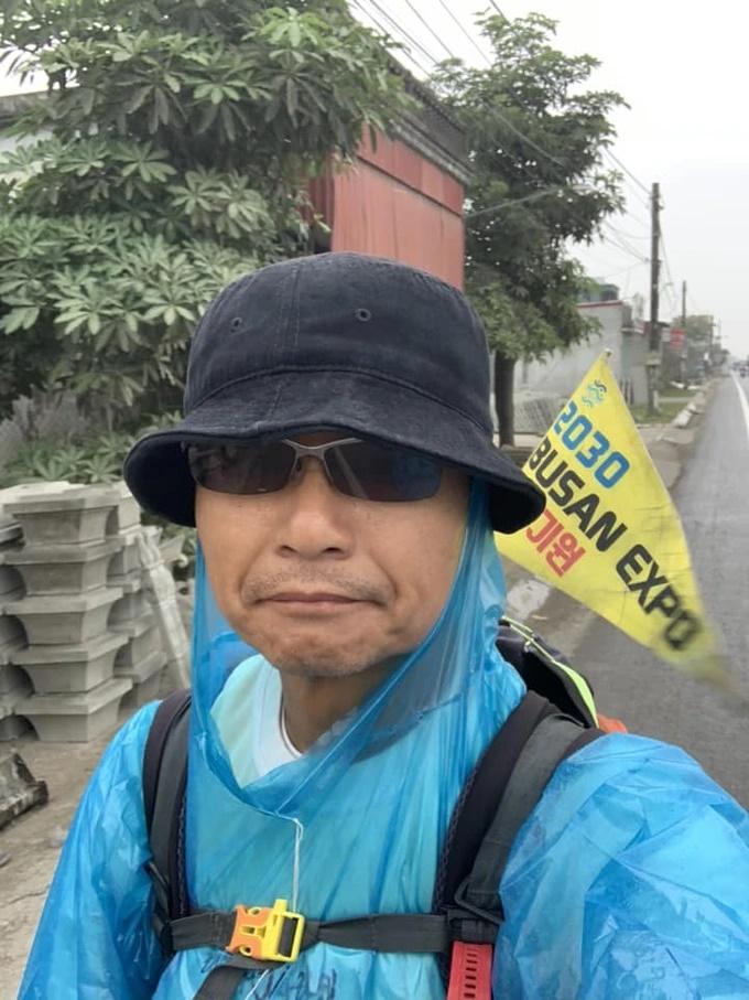 Lý do xúc động khiến người đàn ông Hàn Quốc 55 tuổi chạy một vòng Việt Nam-4
