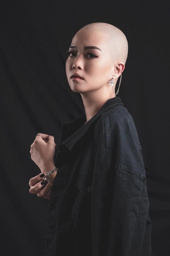 Cô gái cạo trọc đầu để trở thành người mẫu-2