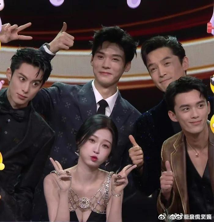 Khung hình gây bão nhất Đêm hội Weibo 2023-8